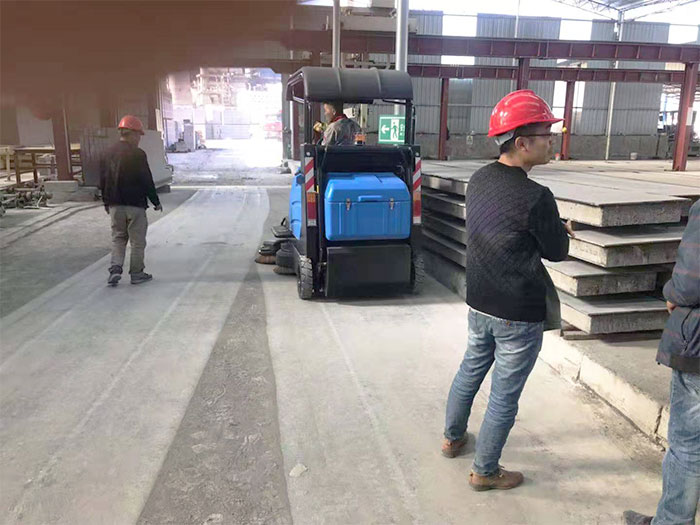 陕西工厂用容恩驾驶式扫地机扫地车
