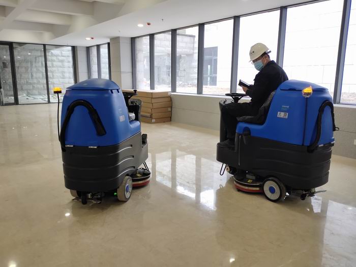 省图书馆清洁用驾驶式洗地车