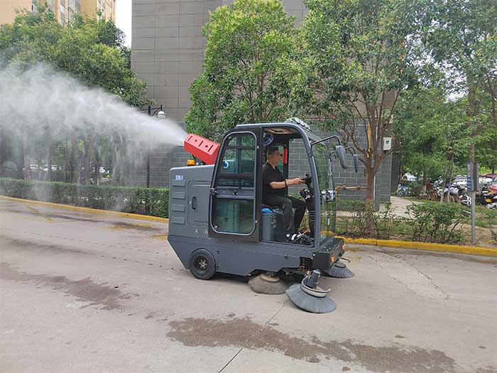 小区用雾炮电动扫地车